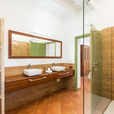 Holiday home Llucasaldentet *