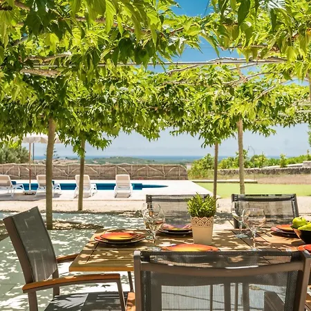 Holiday home Llucasaldentet *