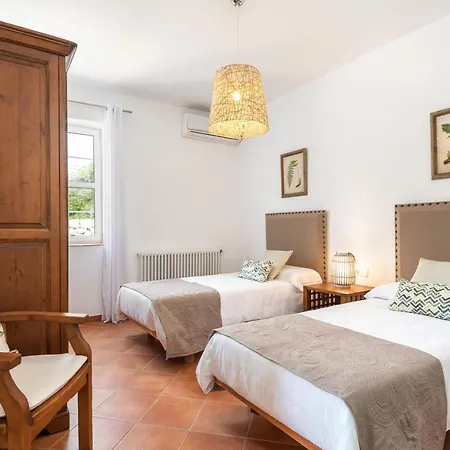 Holiday home Llucasaldentet